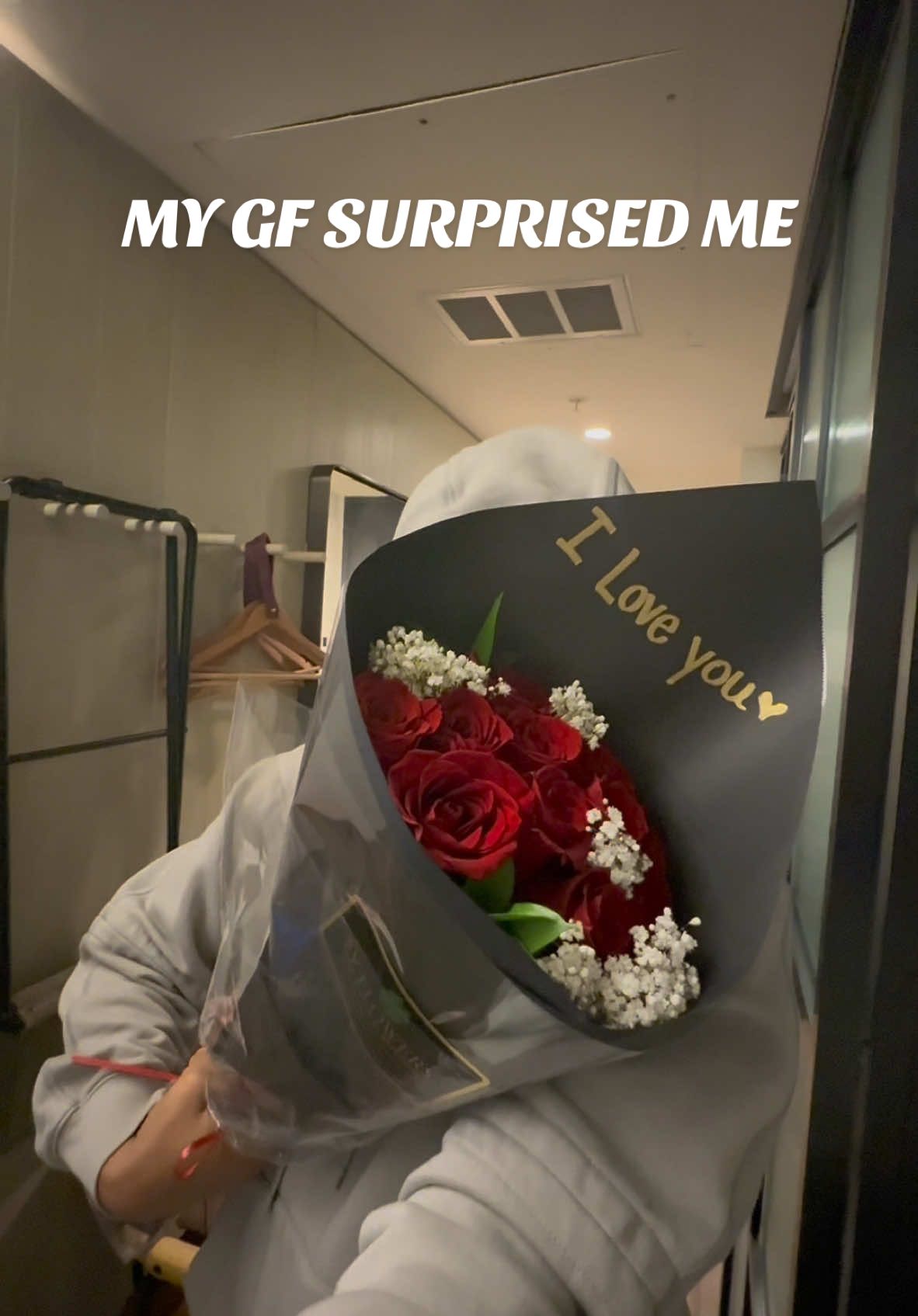 still sending flowers even tho ur 5,000 miles away … i loveeeee you sexy @leilani_anais #fyp #longdistancerelationship #flowers 