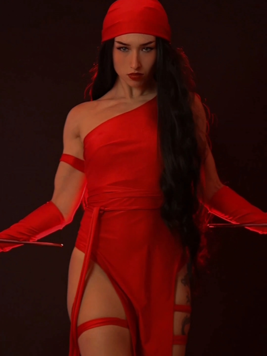 Replying to @gavi_morgan_abrahams Don’t worry, Elektra martial arts transitions are coming just in time for the holidays! This is only the intro! 🎄💥 #marvel #mcu #marvelcomics #elektra #cosplay #deadpool #action 
