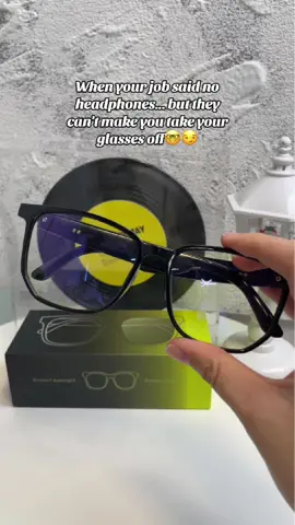 The incident of the woman crashing her car while getting her phone call is alarming. However, the GS03 Bluetooth glasses are here to help! They allow for calls and music, and come in useful clear and sunglass versions. On holiday sale in the TikTok Shop. Get yours now. #smartglasses #tiktokmademebuyit #yoyo 