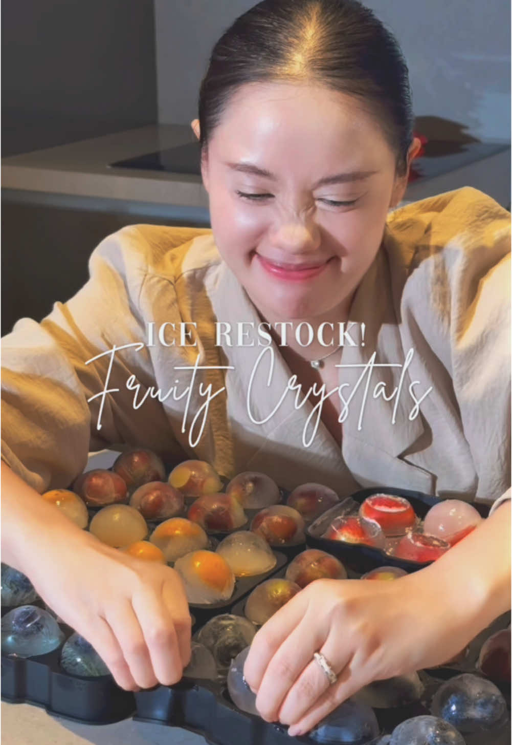 Making fruity ice crystal and playing around with @Bellsiris  เวลา infuse น้ำด้วยผัก สมุนไพร และผลไม้ ทำให้น้ำมีความหอมสดชื่นสุดๆ นำมาดื่มกับน้ำแข็ง infuse อีก คือฟินมากๆเลยค่ะ จะอากาศร้อนก็ฟีลสดชื่น จะอากาศเย็นก็ฟีลชุ่มชื้น มีติดตู้เย็นไว้ตลอดช่วยเติมพลังเวลายุ่งทั้งวัน ลองทำกันดูนะค้า 🫶🏻