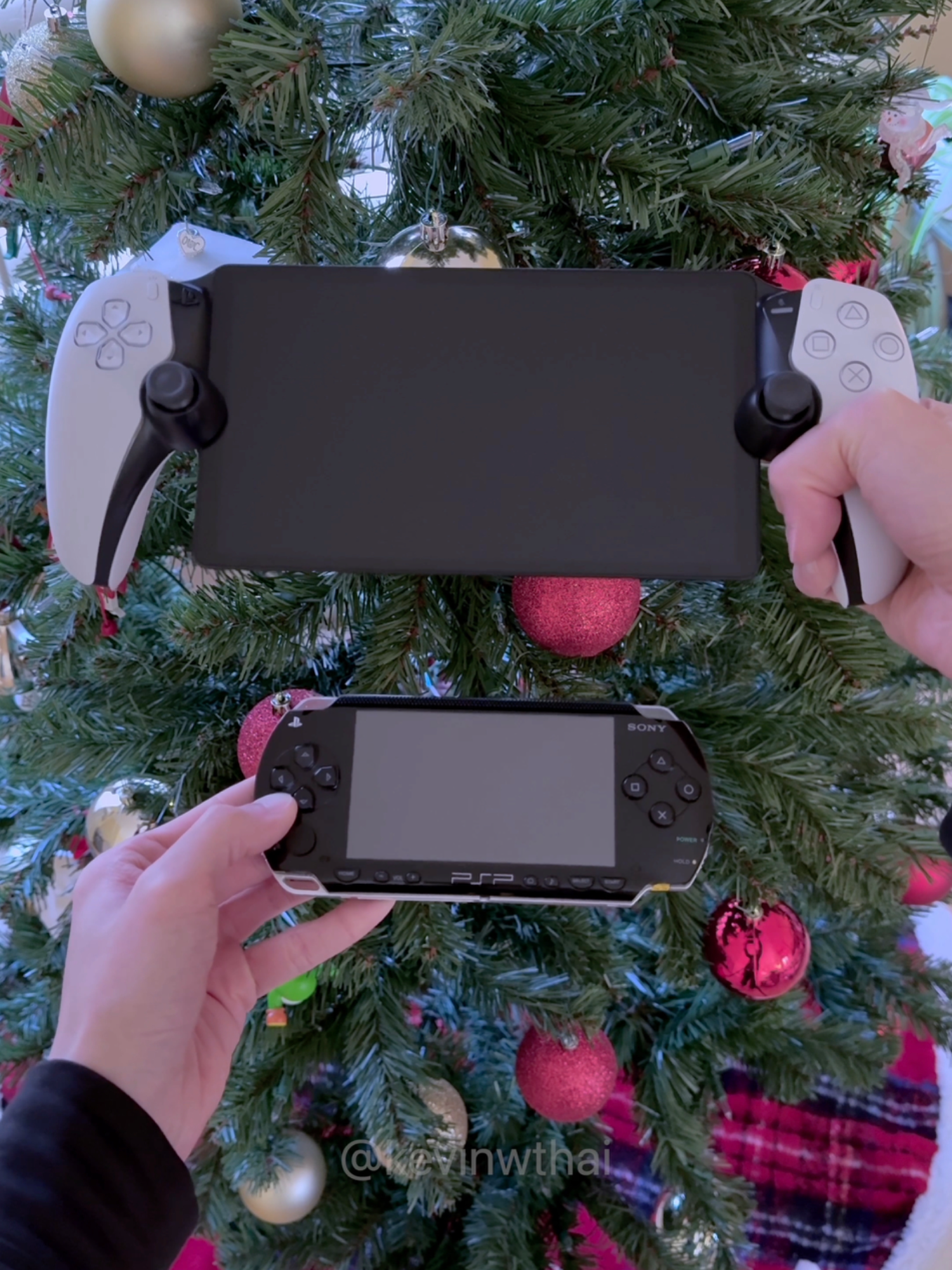 PlayStation Portable VS PlayStation Portal! 🎮 #playstation #psp #psportal #ps5