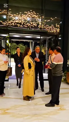 Cô Hằng Chú Dũng đi tới đâu ở Cyprus cũng được chào đón nồng nhiệt #nguyenphuonghang #huynhuydung #fyp 
