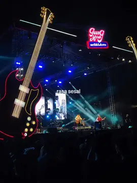 namun senyummu tetap mengikuti #iwanfals #foryou #lyrics 