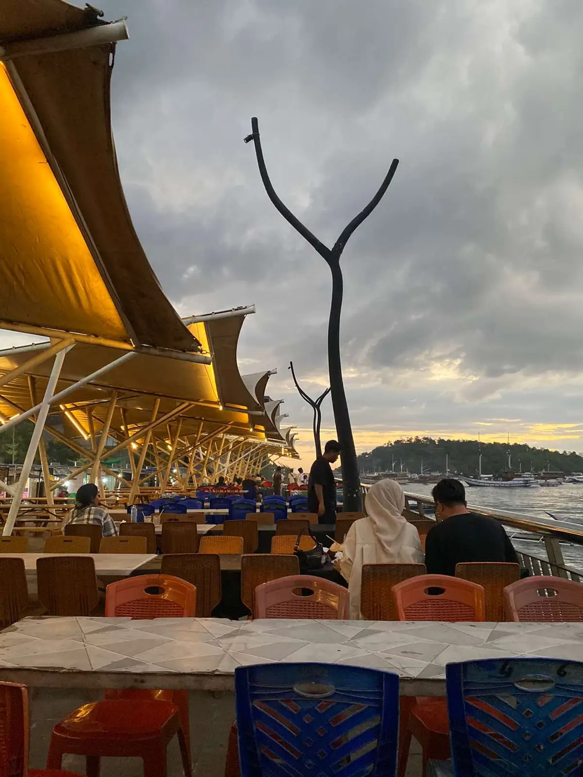 #labuanbajo #tamannasionalkomodo #ntt #manggarai #kampungujunglabuanbajo #seafoodlabuanbajo #kampungujung #kulinerbajo #fyp #bajoo #seafood 