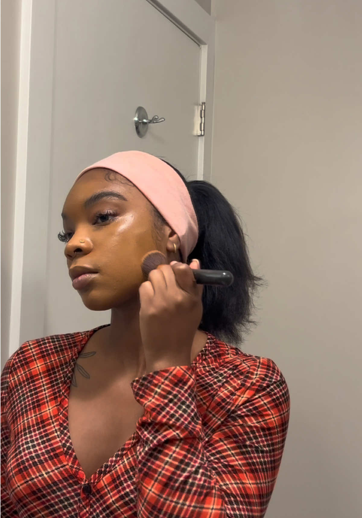 hating your makeup before a night out is the worstt 💔💔 thought I was abt to record a cute tutorial & it just didnt give #relatable #makeup #makeupfails #trending #makeuptutorial #girlythings #girlproblem #trending #viral #fyp 