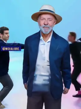 Lula e Galípolo:sem medo de ser feliz,chutar a economia, confundir a torcida ou imprimir moeda.Qual  Estratégia?!  Tags: #MemesAI #impeachmentdolulaja Branca de Neve Flávio Dino Rouanet Boulos suzane General Braga Netto polícia federal Ditadura Alexandre de Moraes Gilmar Mendes