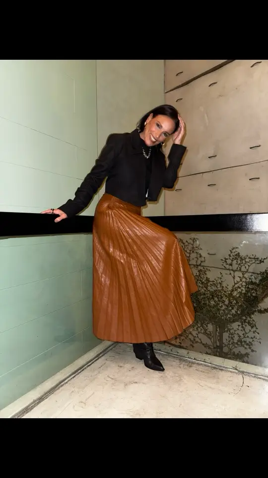 Pretty pleats🧡🖤