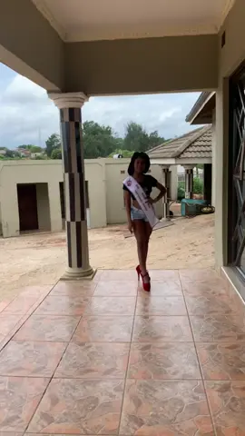#SAMA28 #model #modelling #southafricatiktok #missuniverse #missSA #catwalk #eveninggownwalk #prettykinati 
