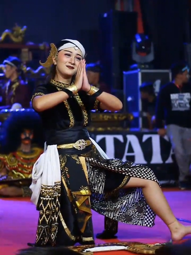 pesona jaranan Temanggung #kudalumpingtemanggung #kudalumping #warok #jarananjawa #jarananjawa #jarananindonesia #fypシ゚ #fypシ #fypシ゚viral #fypage #fyp #fyppppppppppppppppppppppp #templatecapcut #capcut 