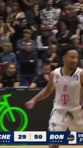 5’9 point guard Darius McGhee (@d.mcghee2 ) went crazy yesterday 40 points 7 assists (12/16 3FG) 🤯 tied the 3pt record in Germany hitting 12 threes in the game 🔥 (💻 @23sefo )