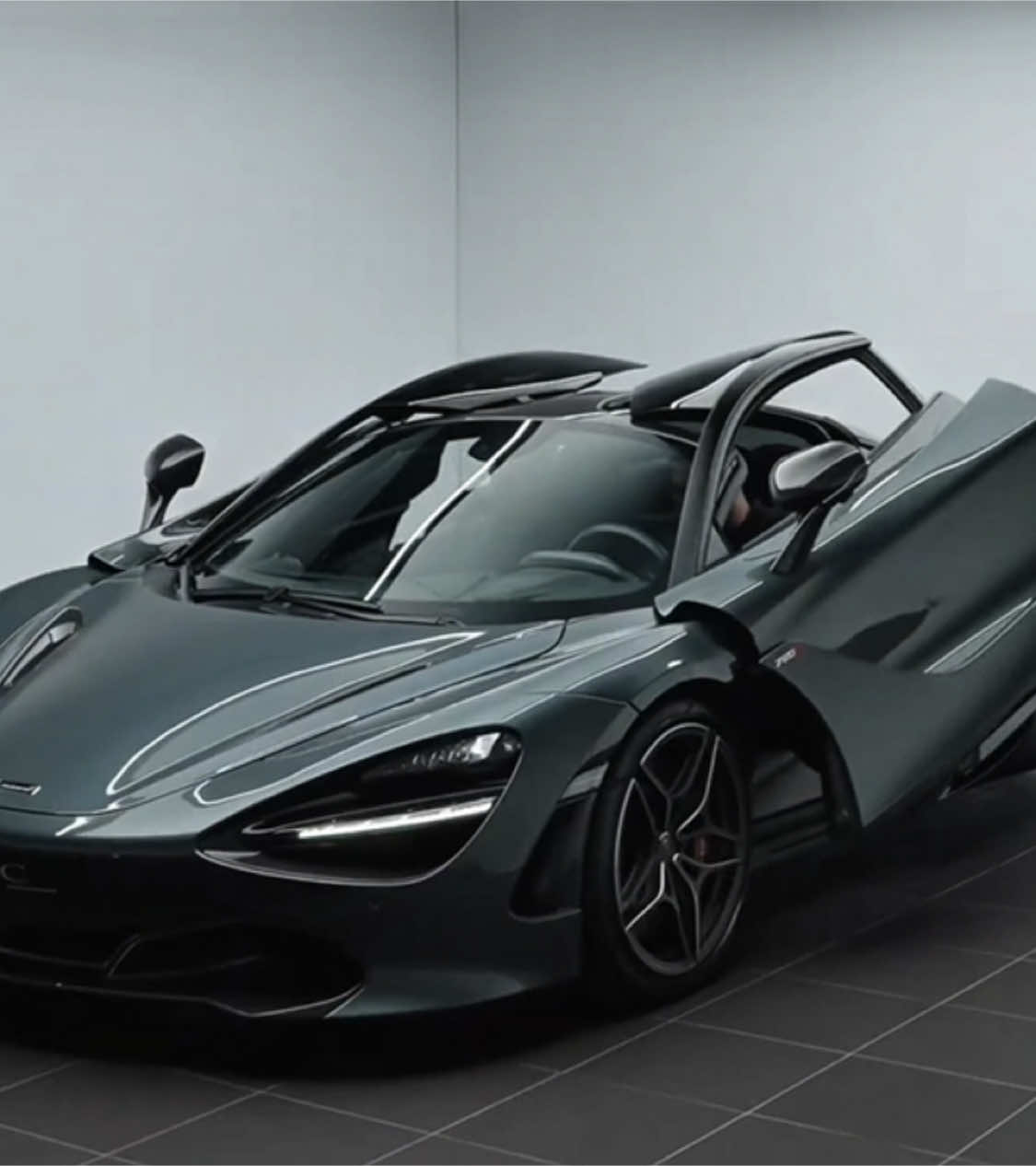 🗣️Mclaren 720S vs SVJ🔥 #svj #mclaren #720s #vlcarvn #carsoftiktok #fyp 