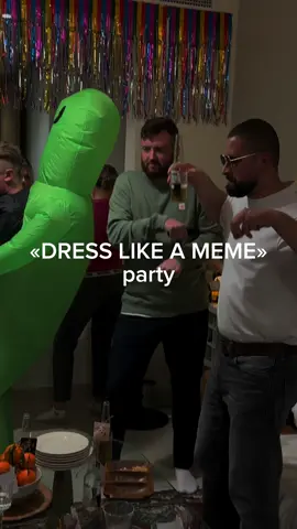 when wverybody dressed like a meme to the party. which one is your favorite? мемная вечеринка 🥳 #meme #memeparty #memes #memestiktok #мем #мемнаявечеринка 