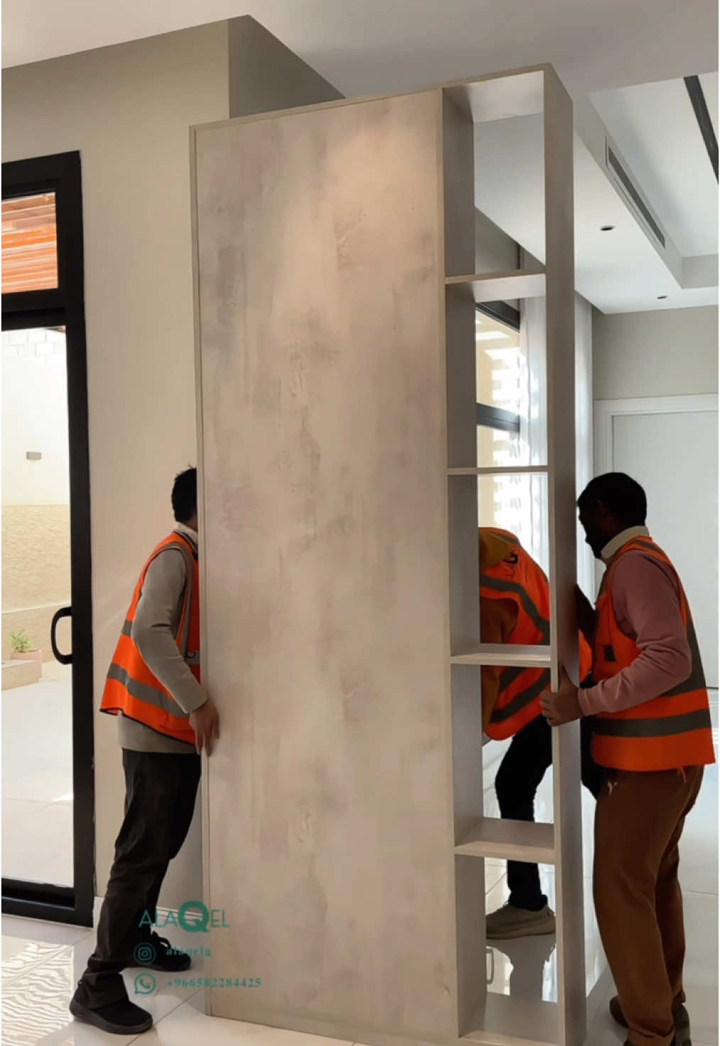 من أعمالنا: دولاب عبايات مصنوع من الخشب المعالج مع رفوف جانبية ويعمل كبارتشن عند المدخل الرئيسي ‎#بارتشن #بارتشنات #بارتشن_مودرن #تصميم_داخلي #ديكور #ديكور_داخلي #ديكورات #اثاث #الرياض #تكسيات #تكسيات_جدارية #تكسيات_خشبية#مكتبة_تلفزيون #مكتبة_بلازما #جداريات #طاولة_تلفزيون #طاولة_تلفاز #تصميم_داخلي #اثاث #تغطيات_الرياض #الياسمين #الملقا #النرجس #عرقه #ديكورات_داخليه #خزائن #خزائن_ملابس #مطابخ_خشب #مكتبات_تلفزيون #دولاب_عبايات 