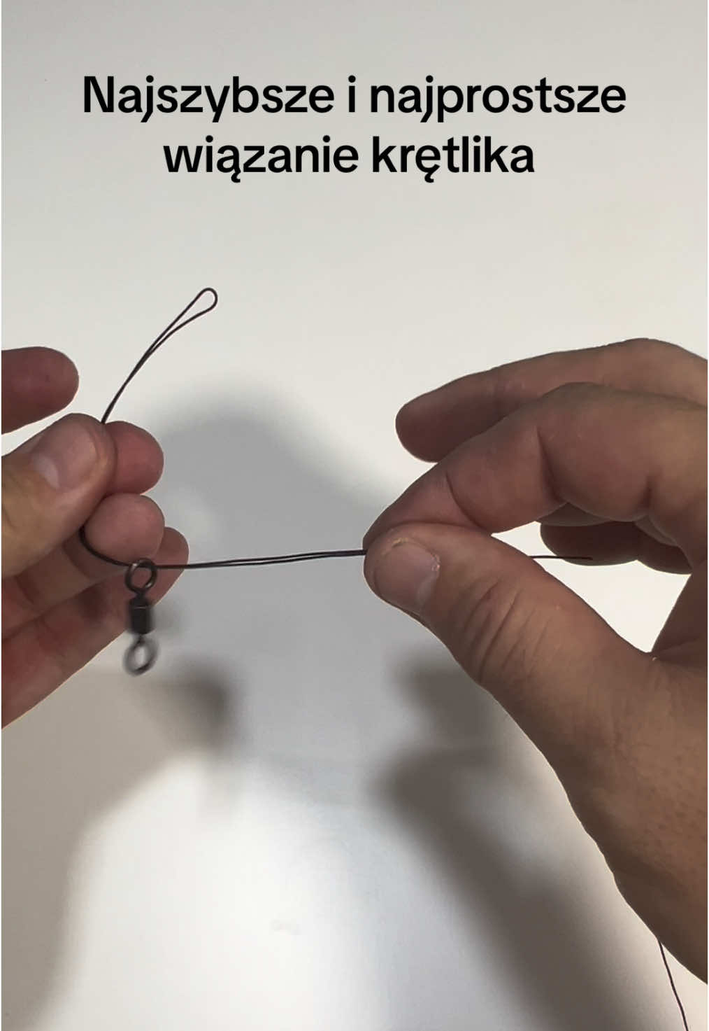 Poznaj najszybszy i najłatwiejszy sposób na wiązanie krętlika do plecionki lub żyłki! Dzięki temu węzłowi zaoszczędzisz czas i zyskasz pewność, że Twój zestaw jest solidny. Idealne dla początkujących i zaawansowanych wędkarzy. Sprawdź sam i złap więcej ryb!      #Wędkarstwo #WęzłyWędkarskie #Krętlik #Plecionka #Żyłka #WęzłyNaRyby #ProTip #Wędkowanie #PoradyWędkarskie #SprzętWędkarski #SzybkieWiązanie #ŁatweWęzły #HobbyWędkarskie #Ryby #Węzły  