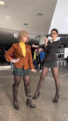 Now just Ada is missing and it would be the IT girls of RE4 😮‍💨 #residentevil4 #ashleygraham #ashleygrahamcosplay #residentevil #residentevil4cosplay #residentevilcosplay #ingridhunnigan #cosplay #hunnigan #ingridhunnigancosplay 
