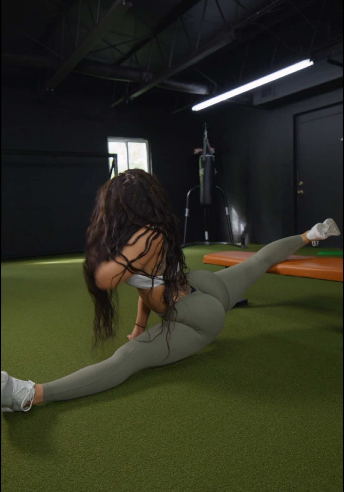 Warming up my split on my bad side 😫 #fyp #split #flexible 