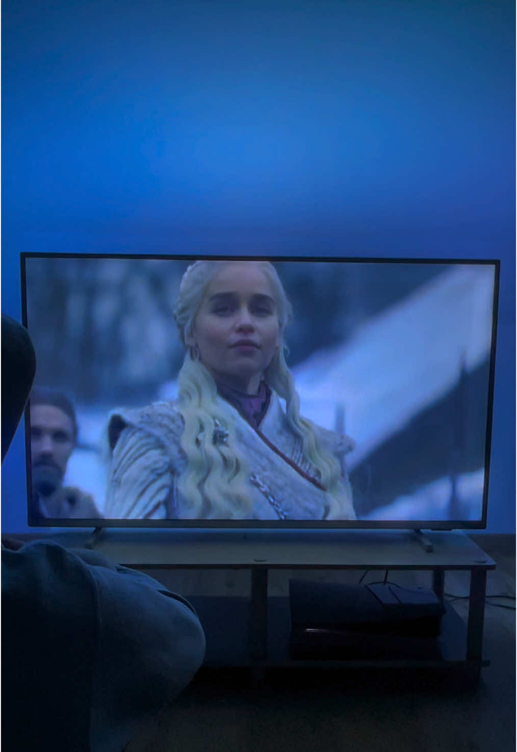 Queen Daenerys arrives in Winterfell ❄️  #got #gamesofthrones #winterfell #daenerys #daenerystargaryen #jonsnow #aryastark #primevideo #fyppp #fyppppp #foryoupagе #pourtoii #pourtoiii #viralvideos 