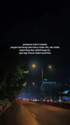 harus sadar diri lagi.