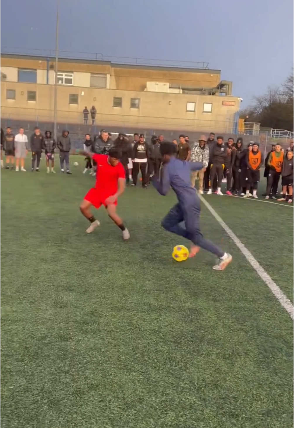 EEEEEE! Birmingham you SHOWED OUT! 50 players pulled up to win that £2000 and it was a madting! Of course that boy @Lmunni_11 was causing DAMAGE as normal #1v1 #viral #fyp #footballtiktok #football #dribbling #worldwide1z #ww1z 
