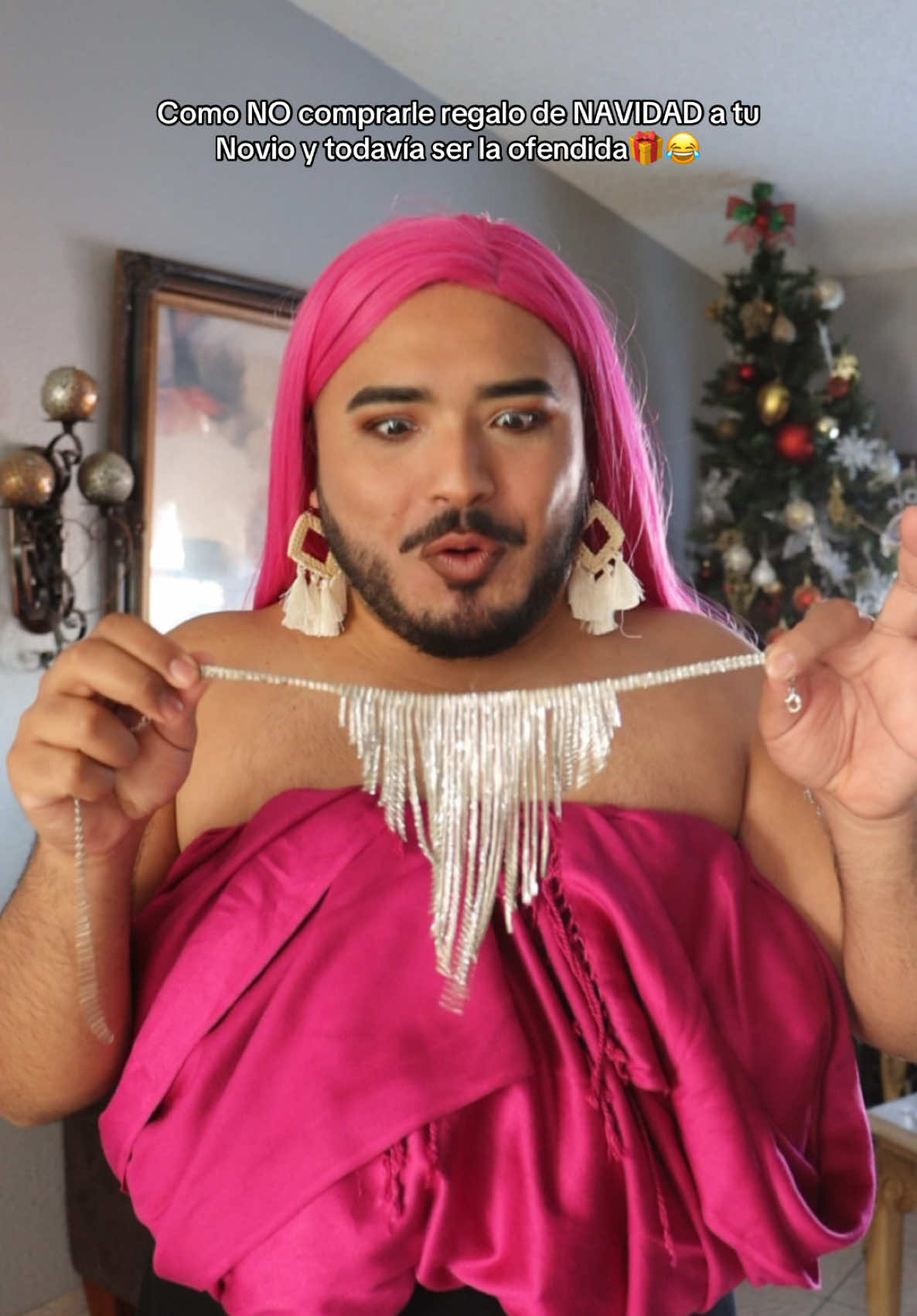 Como NO comprarle regalo de NAVIDAD a tu Novio y todavía ser la ofendida🎁😂 #navidad #novios #regalos 