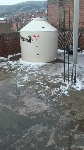 quien dice que no nieva en mi cerro?  #humor #funny #divertido #meme #navidad #navidad2024 #tercermundo #kawaii #kawaiigirl #cute #otaku 