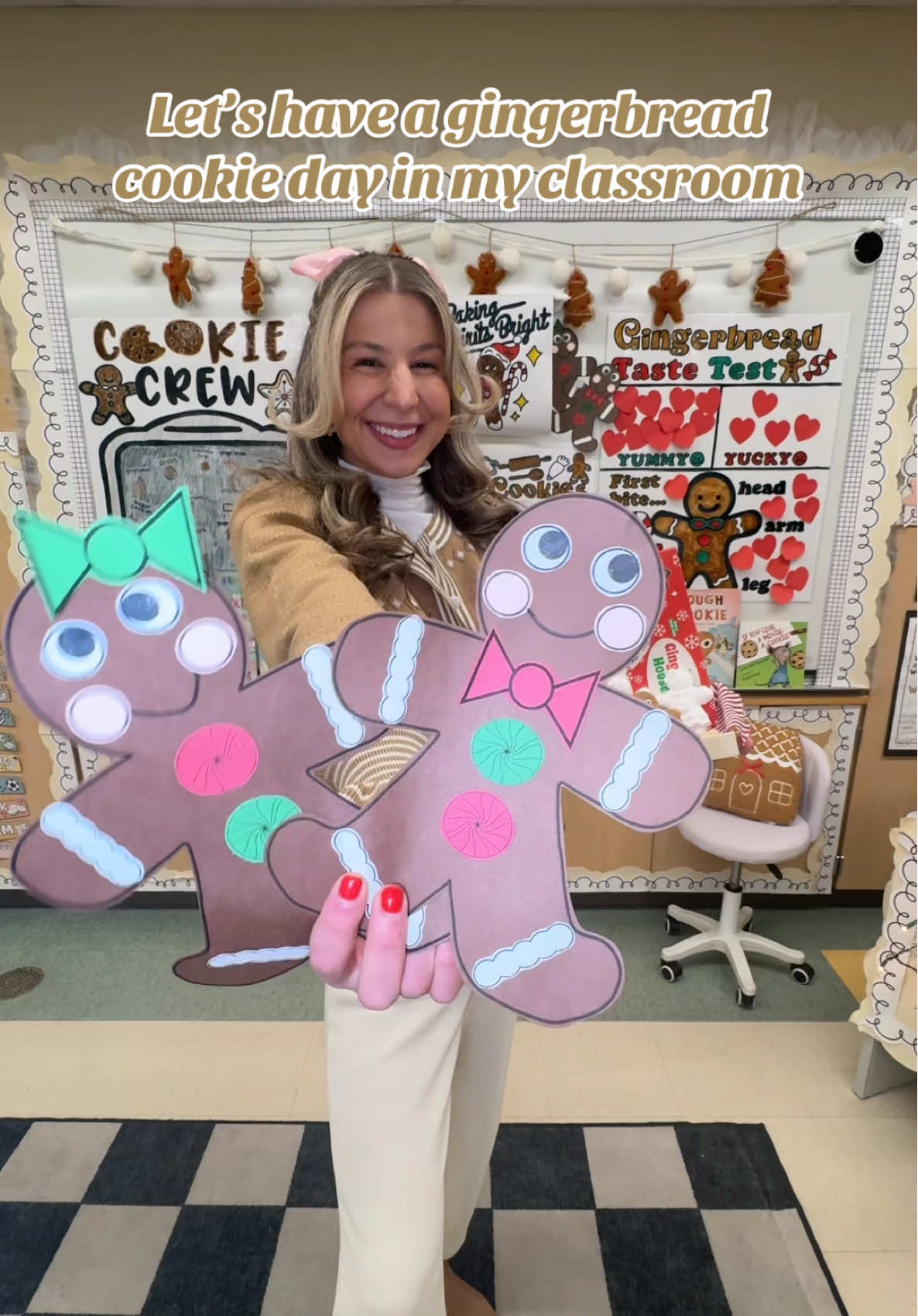 Baking spirits bright with the gingerbread cookie crew 🍪❣️✨ #teachersoftiktok #gingerbread #baking #christmas #Vlogmas 