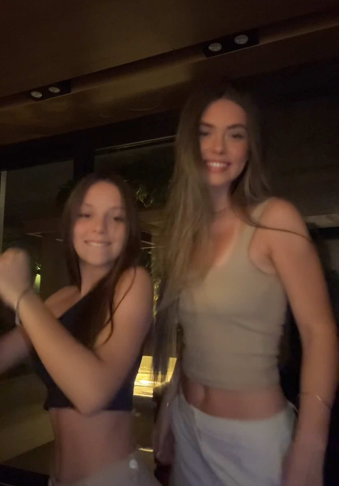 a diferença de altura é o charme da dupla