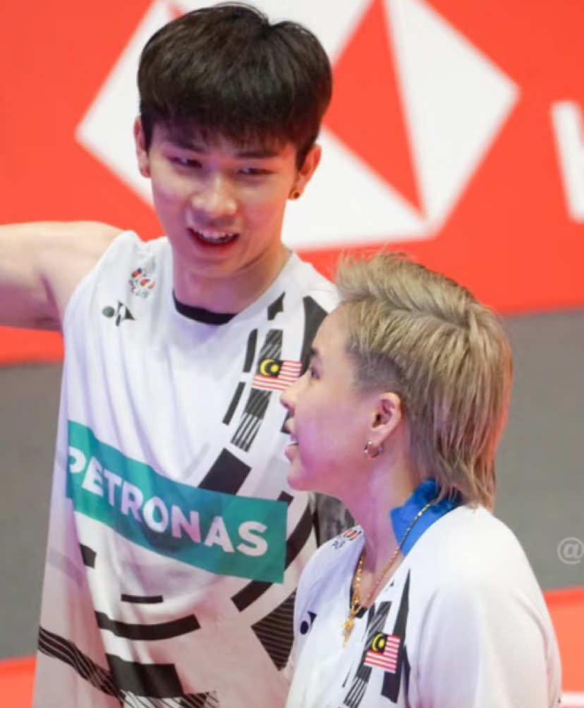 I was the problem here 😔🤚🏻 #chentoh #chentangjie #toheewei #littlegangster #romeoandjuliet #badminton #fyp @chentangjie @Little Gangster 