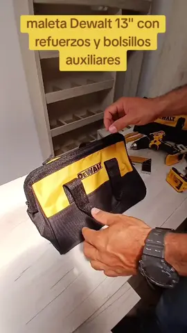 Maleta Dewalt reforzada y con 6 bolsillos auxiliares. #dewalt #atornillador #taladro #herramientas #baterias #instalaciones #construccion 