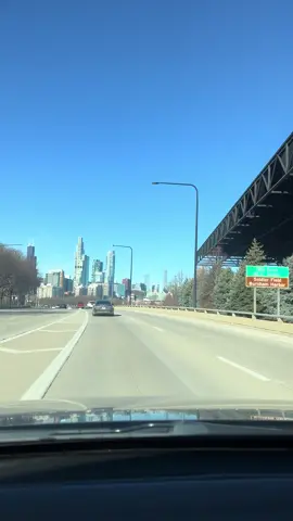City Chicago #beautiful #pretty #bluesky #city #chicago #skyline #car #building #driving #