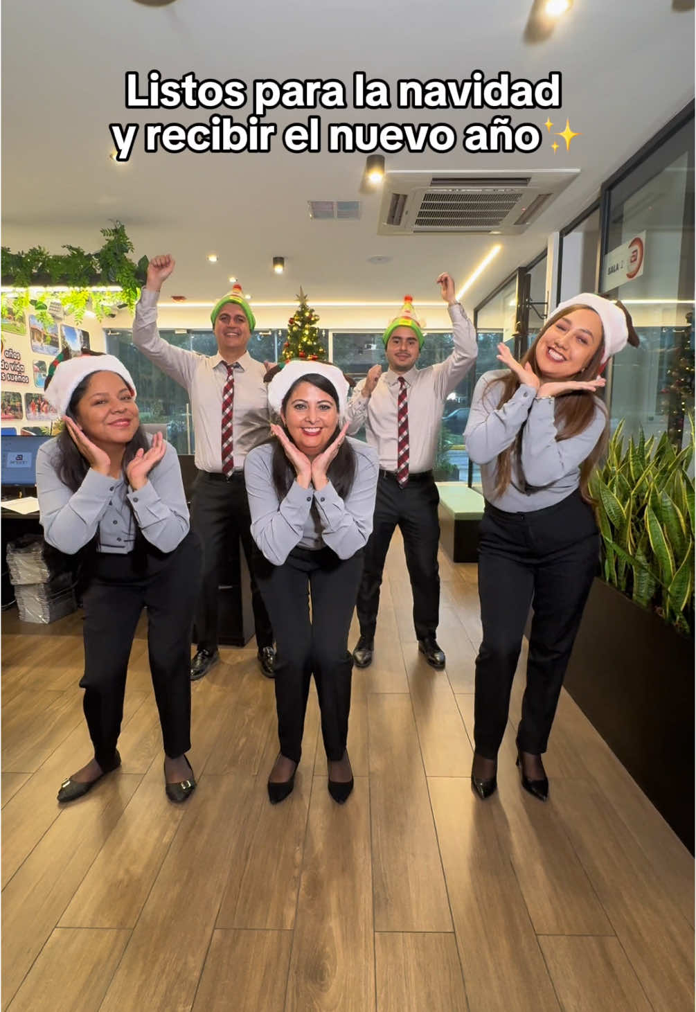 Ya estamos listos para las fiestas navideñas 🎄 #navidadentiktok #navidad #oficina 