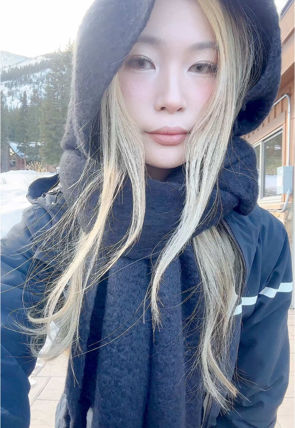 someone pls be my snowboard instructor 🐧 #fitcheck #winterscarf #outfitinspo #snowoutfit #fashiontiktok 