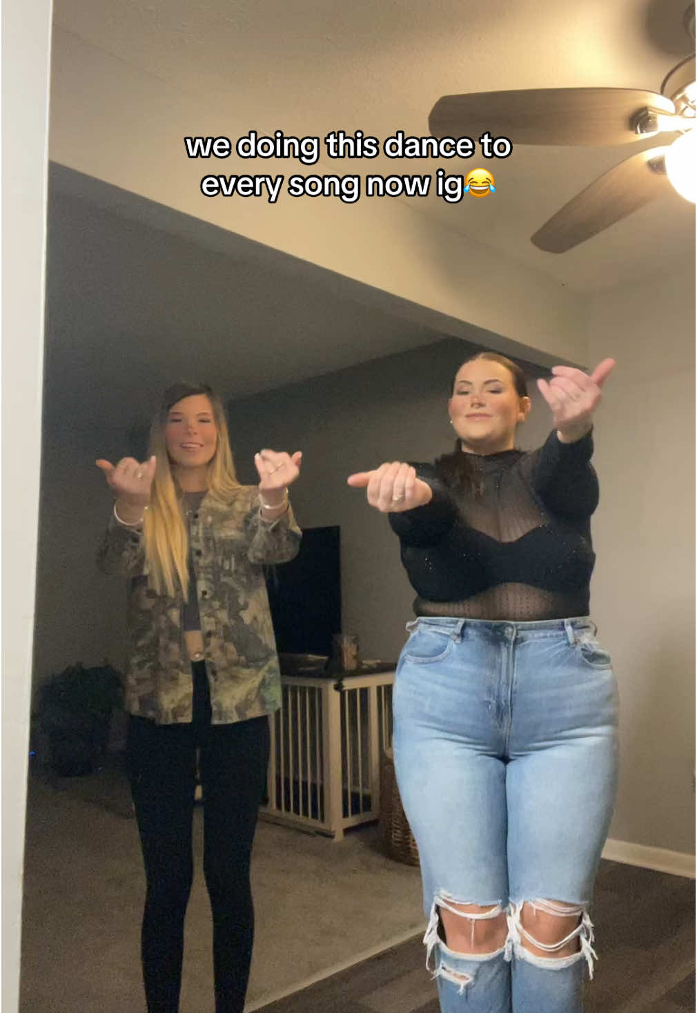 DOWN ON MEEE DOWN ON MEE #fyp #foryou #viral #dance 🥳🥳🥳🥳