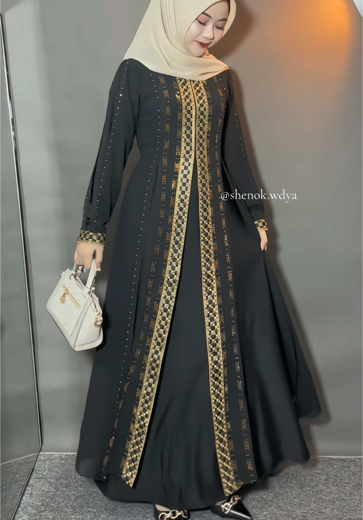 Mewah banget pdahal cuma 100 ribuan 😍💅 #rekomendasiabaya #abaya #abayagirls #abayastyle #abayastyle #abayaturkey #outfitideas #outfitlebaran #fypviral #fyppppppppppppppppppppppp 