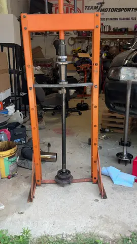 How NOT to press differential Bearings 🤣 #fyp #cartok #DIY 