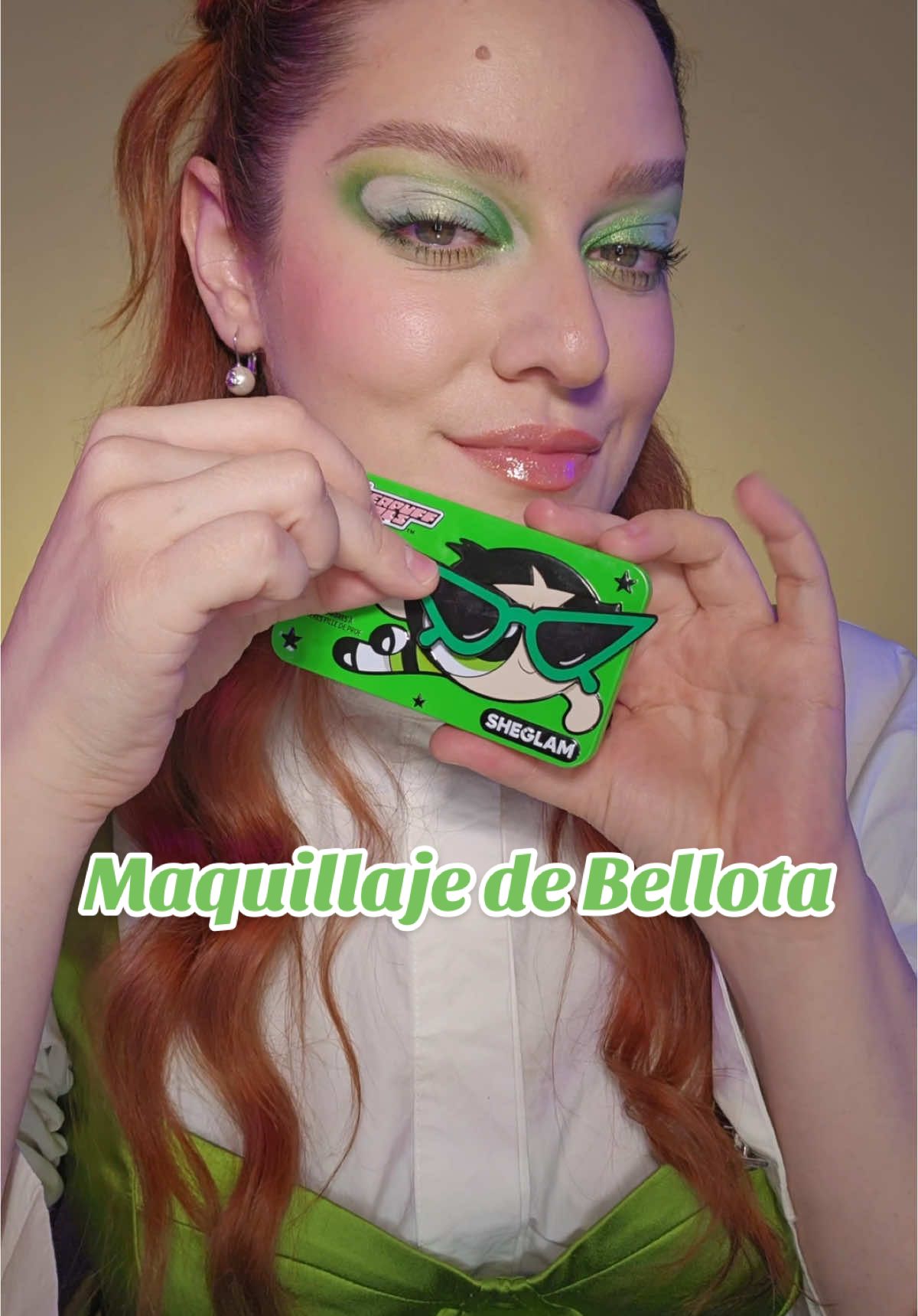 Me falto hacer un look con la paleta de Bellota de la coleccion de @SHEGLAM (los otros dos estan en Youtube ) #pamelasegura #makeup #sheglam #powerpuffsgirls #buttercup #bellota #maquillaje #tutorial #graphicmakeup #editorial #creativemakeup 