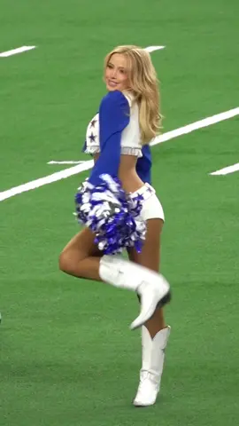and thats a cowboys win!! 💙⭐️ #dallascowboyscheerleaders #dcc #nflcheer #dallas 
