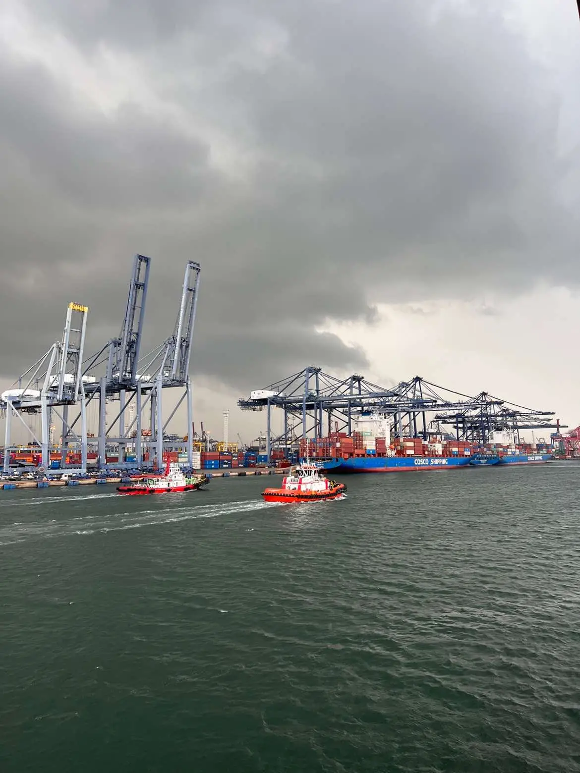 vibers nya di musim barat🥶🌊#pelautindonesia #pelautpunyacerita #fypシ #viral #foryoupage #bismillahfyp #masukberanda #xyzbca #tiktok 