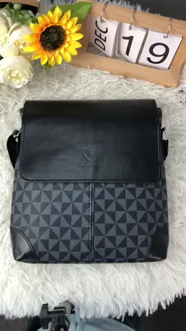 Fashionable Men’s shoulder bag high-end crossbody bag sling bag for men messenger bag#shoulderbag #crossbodybag #menstyle #bagformen #menfashion 