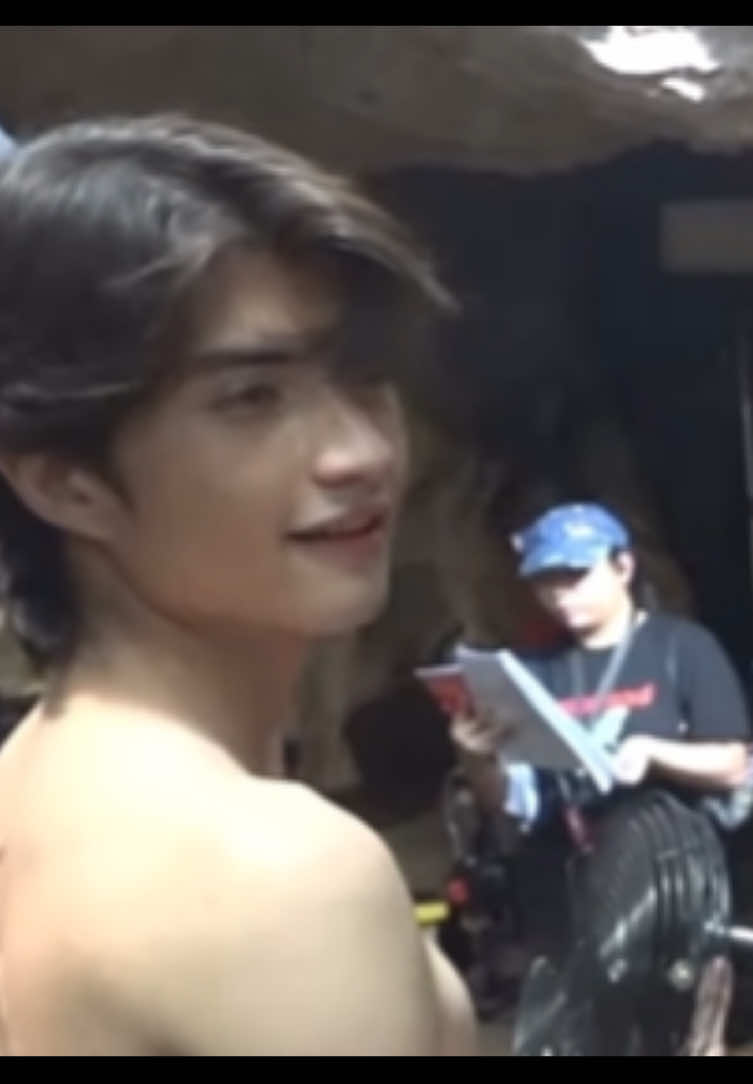 HELLO??? #benjamingreenwell #benbenjamin #cagedagain #bl #thaiblseries #actors #fypツ #แคปชั่น #foryoupage #เพลงดัง #thailand🇹🇭 