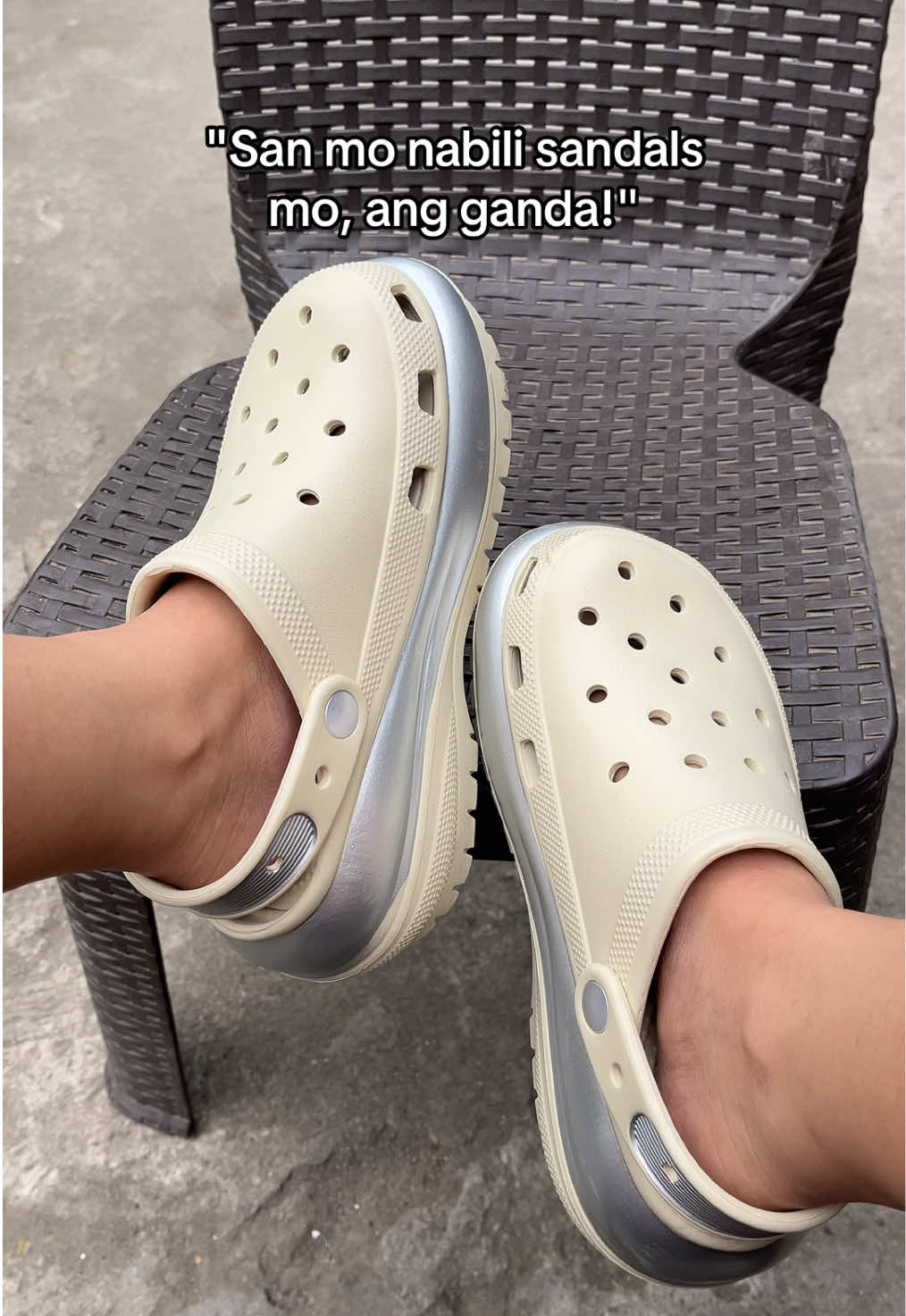 Maganda talaga yan! Tangkad sagad kapa hahaha bili na habanh naka sale #Sandals #thicksolesandals #slippers #tiktok #fyp 