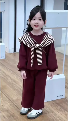 Sét quần áo tặng kèm khăn #thoitrangtreem #baby #quanaothudongchobe #fashiontiktok #xuhuongtiktok 