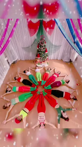 Rộn ràng không khí Giáng Sinh tại Shine Yoga #hlv #yogabay #yoga #tapluyenmoingay #shineyoga #tiktokviral #nangluongtichcuc💪🍀 #giangsinh #hanhphuc 