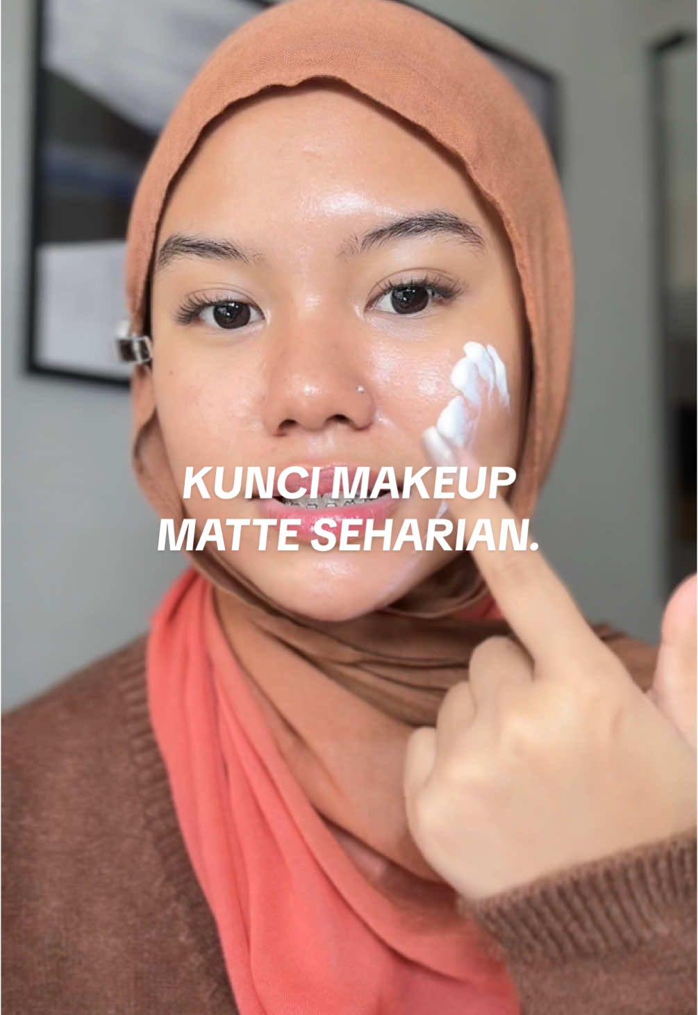 ini nahan minyak bgt, bagus buat jerawat karena ada zinc pca nya👍🏻🫶🏻 #suncsreen #mattesunscreen #fypシ 