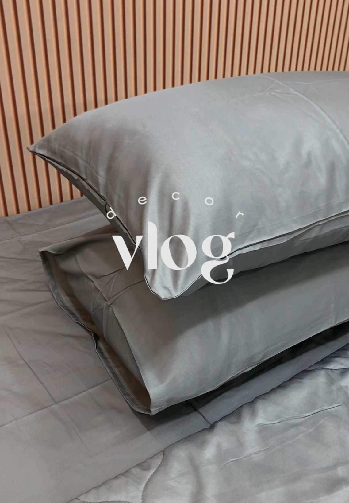 Dòng lụa Tencel 60s này bên shop về màu nào là hết màu đó, quá nà hot luôn, nếu ai muốn biết thêm chi tiết thì nhắn shop nhoa ✨❤️‍🔥 #lụa #luạtencel #muataitiktok #tiemnhameu #saleluongve #muataitiktokshop 