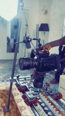 Bayan fage kenan yadda ake daukar shirin Manyan Mata #kannywoodcelebrities #kannywoodactress #director #manyanmata #jamilunjidda #directorofphotography #film #labarina #kannywoodtiktok #kannywood_exclusive #kannywood #musicvedio #kannywoodmedia #gidansarauta #