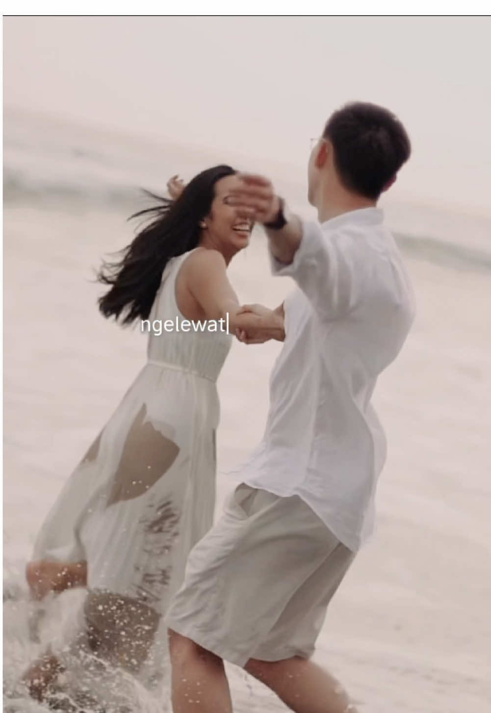 Thought I’d share a little bit about myself 🙋🏻‍♀️ hello if you’re new here, salam kenal 👋🏼🥰 #indonesianabroad #edinburgh #edinburghscotland #workingwife #Outdoors #Hiking #climbing 