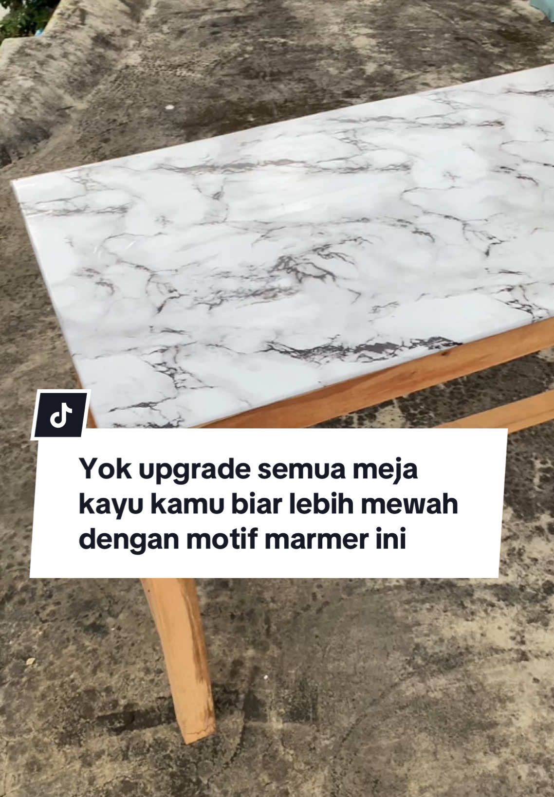 Yok upgrade semua meja kayu kamu biar lebih mewah dengan motif marmer ini #mejamotifmarmer #wallpapermejamarmer #stikermejakompor 