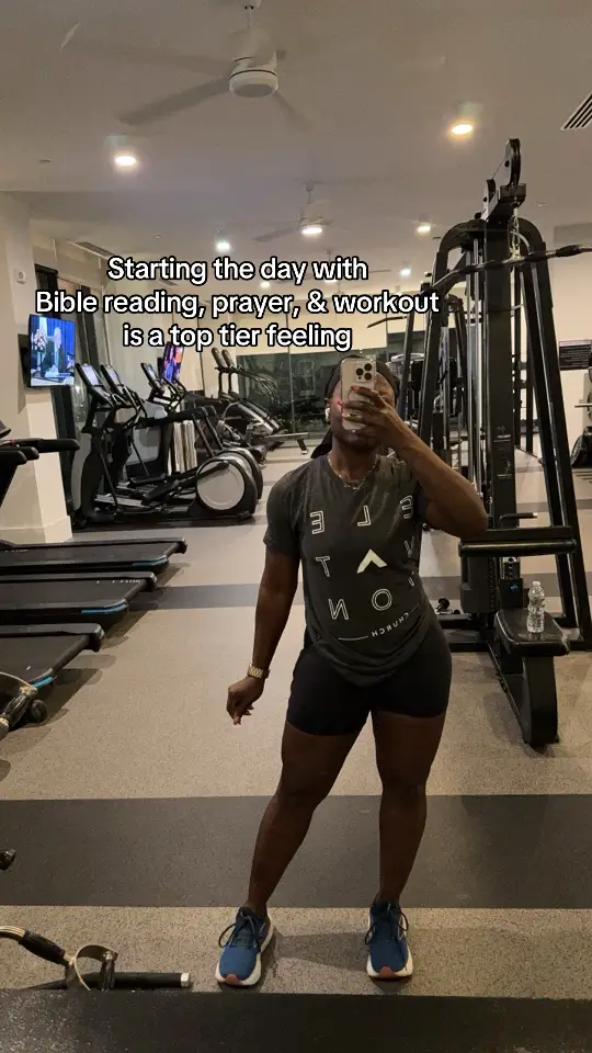 My morning routine is the same pretty much everyday. I love it 😊 #MorningRoutine #Morningprayer #Bible #Workout #Fitmom #Christiantiktok #Over30 