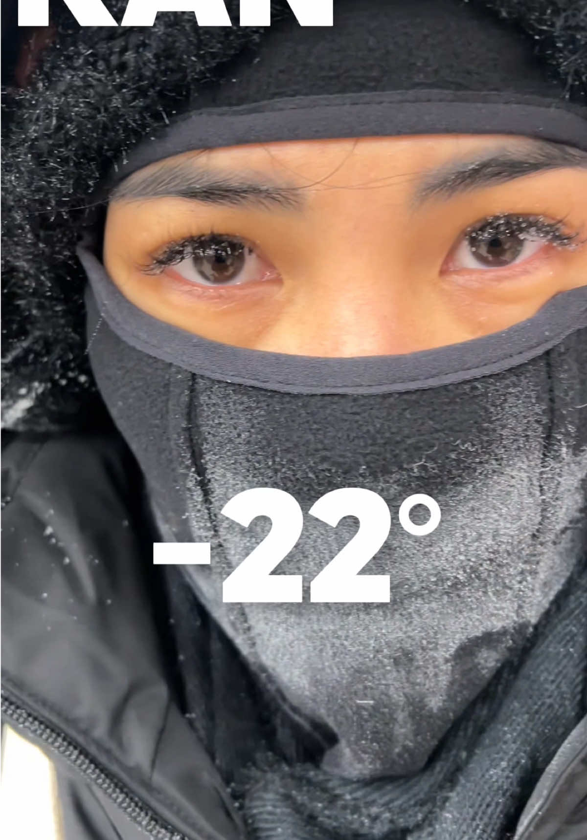 wahhh serius -22° itu gk maen maen🤣 kita cuman jalan 8 menit, bulu mata langsung penuh ice🤣 but it was a great experience and luckily always bring minyak kayu putih Cap Gajah everywhere!👍🏻🔥❤️